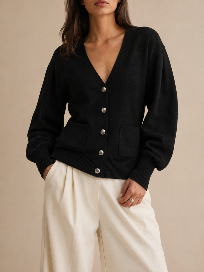 Tailored Cardigan in black, front